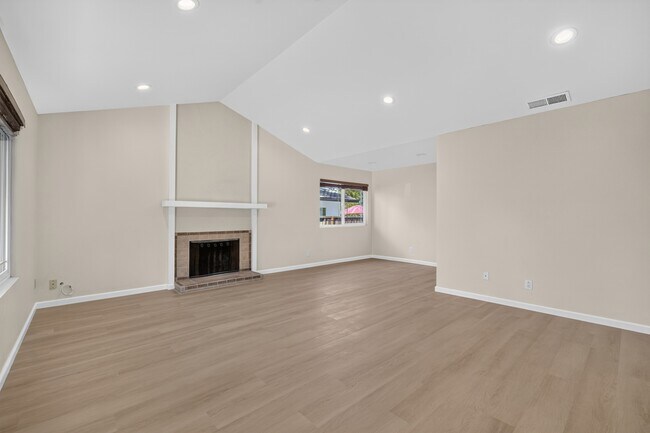Photo - 192 S Bernardo Ave