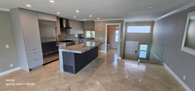 Photo - SAN DIEGO / BAY HO - Remodeled Nice 2 Bedroom & 2.5 Bath Townhouse.  AVAILABLE NOW!