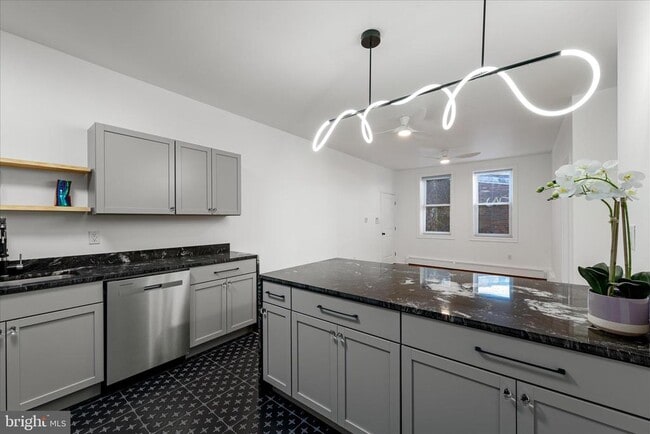 Photo - 40 E Piccadilly St Unidad 2