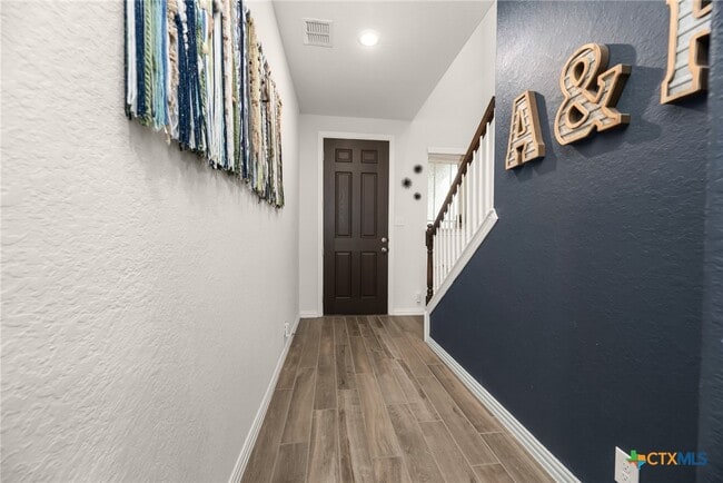 Photo - 2043 Cowan Dr