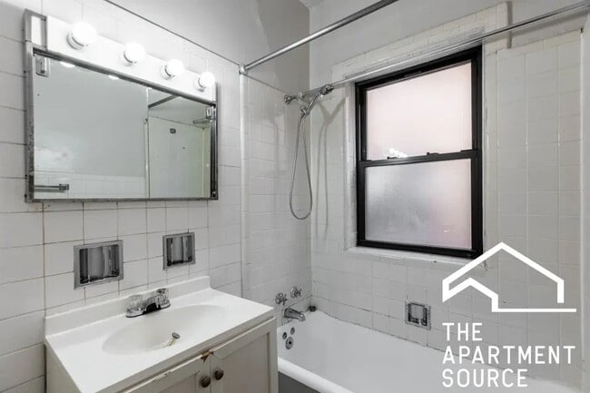 Building Photo - 1315 Oak Ave Unit 1315 Oak Avenue