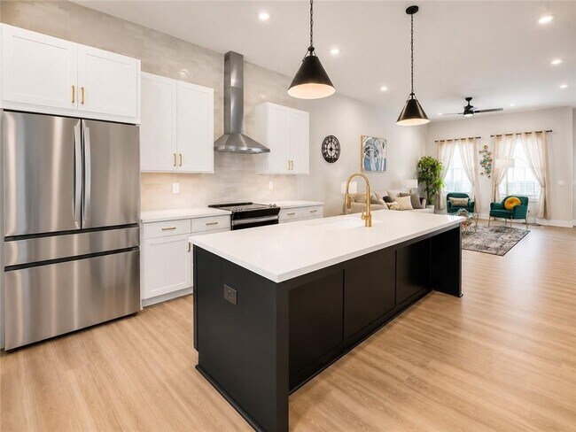 Photo - 162 Chestnut Cir