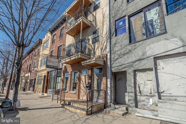 Building Photo - 329 W Girard Ave Unit 2ND FLOOR
