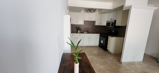 Building Photo - 2717 Orchard Ave