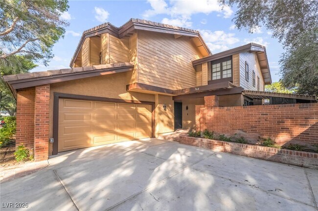 Photo - 968 Pinehurst Dr