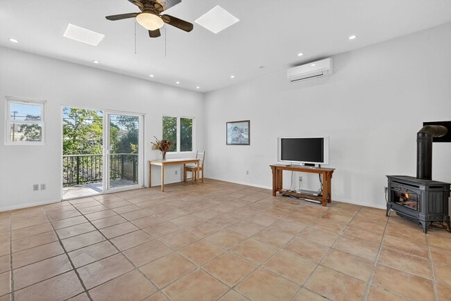 Photo - 4184 Rochester Rd