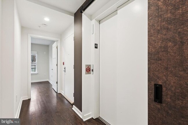 Building Photo - 1610 N Queen St Unit 247-D