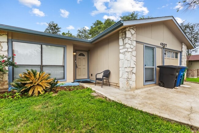 Photo - Charming Home Awaits: Spacious & Modern Living in a Prime Location