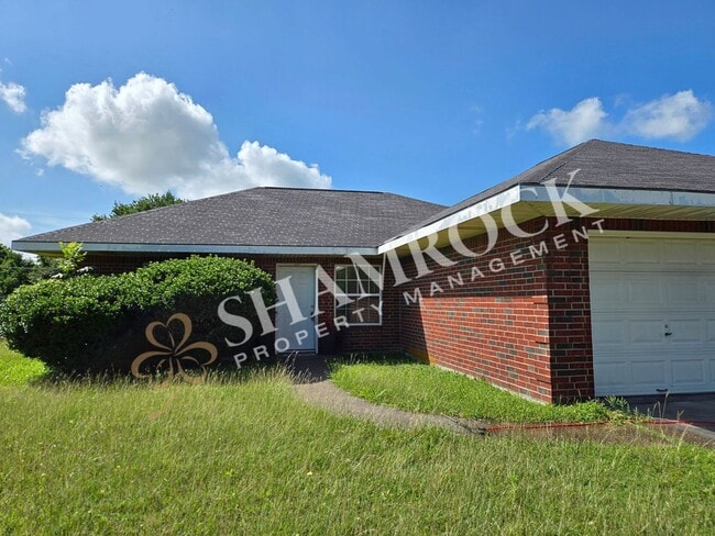 Building Photo - Comanche Creek 3/1