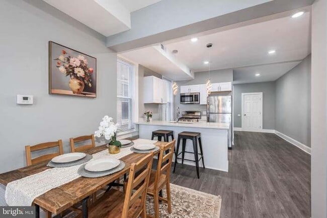 Dining Room - 4662 Kernwood Ave