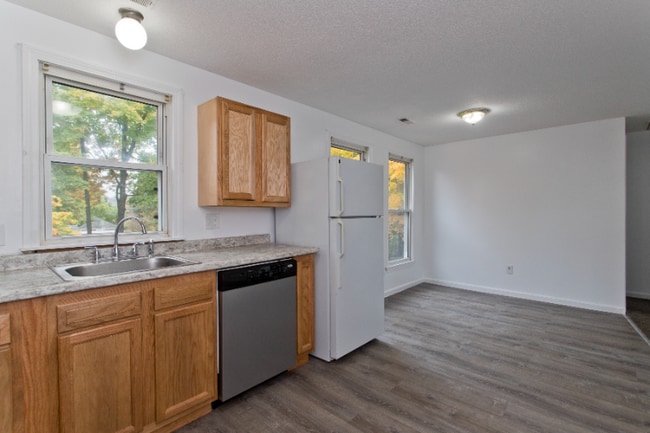 Photo - 18 Bates St Unidad Second Floor Rear