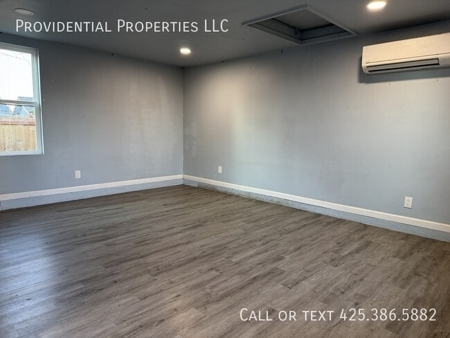 Photo - 708 D St SE