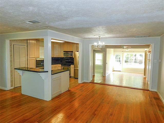 Photo - 2216 Palmer Dr