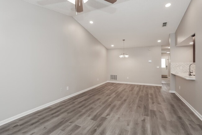 Photo - 7862 Aquarius Cir S