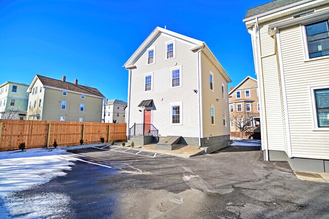 Photo - 81 Preston St