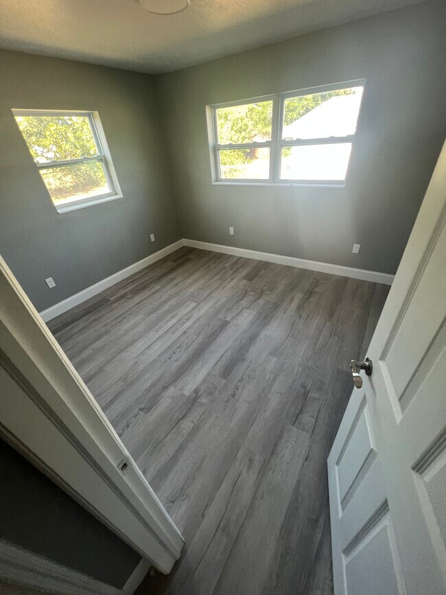 Photo - 2420 Post Rd