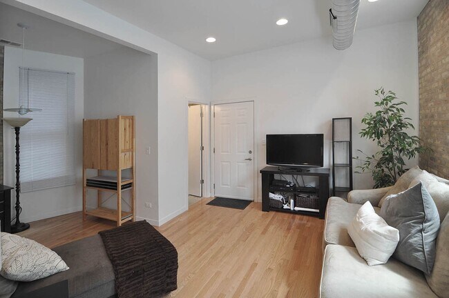 Photo - UK Village Brand New Large 1 Bedroom w/Central Heat & A/C, In-Unit Laundry. Free Internet Unit 2R