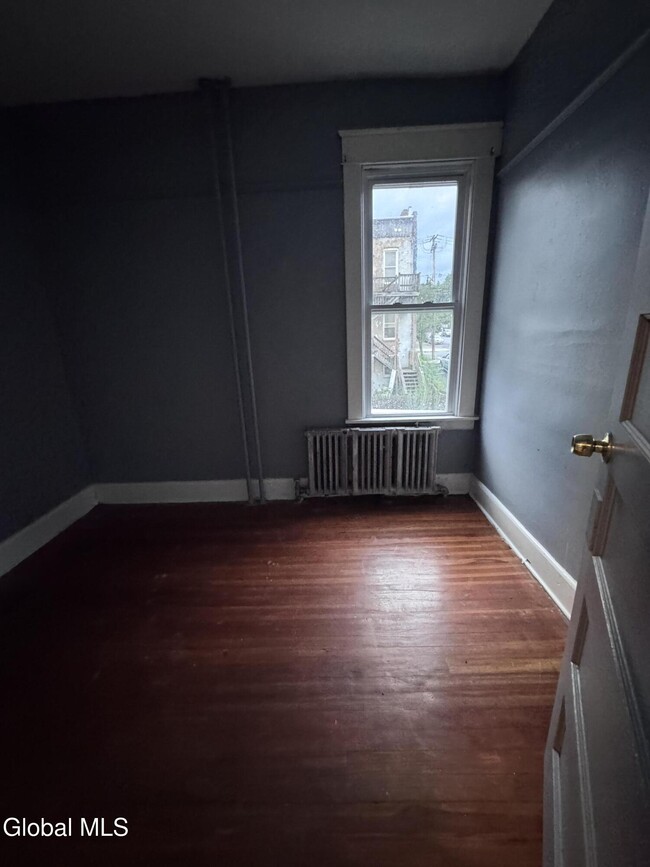 Photo - 254 Sheridan Ave Unit 2