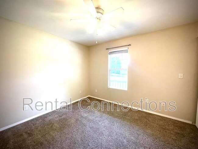 Photo - 112 Stable Dr