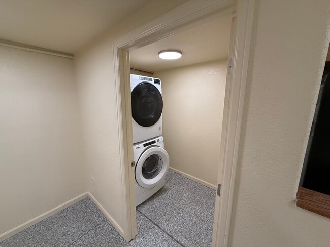 Photo - 930 Sugar Mill Ave Unit 2