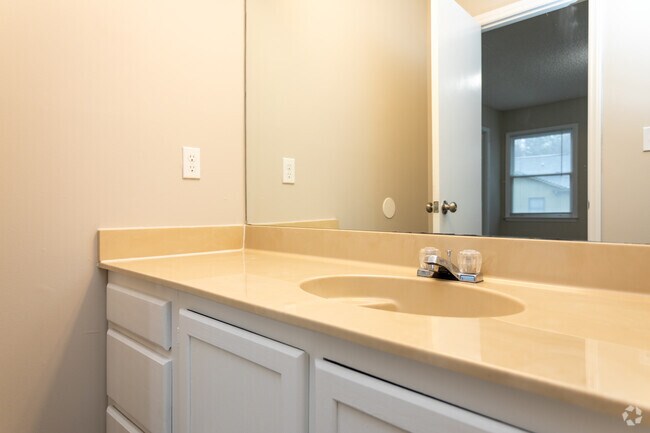 2BR,2.5BA - Apartments on 20th