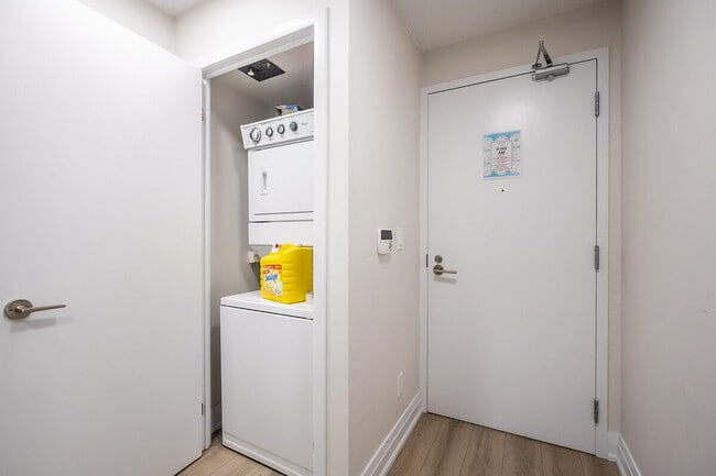 Photo - 139 Bastion St Unit SI ID1390136P