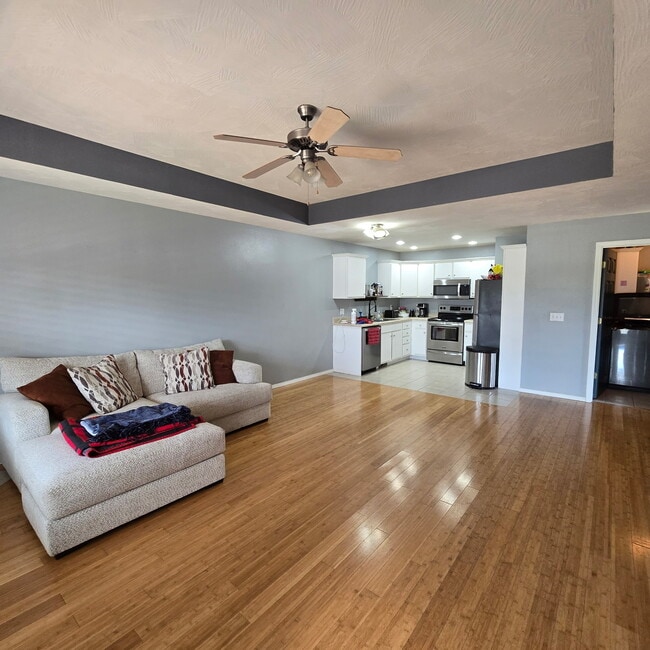 Photo - 120 Bailey Cir