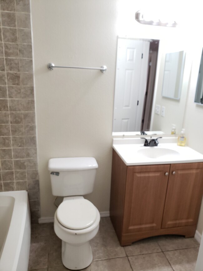 Photo - 117 Denton Ave Unidad 117 Denton Ave