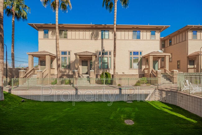 Building Photo - 738 S Beck Ave