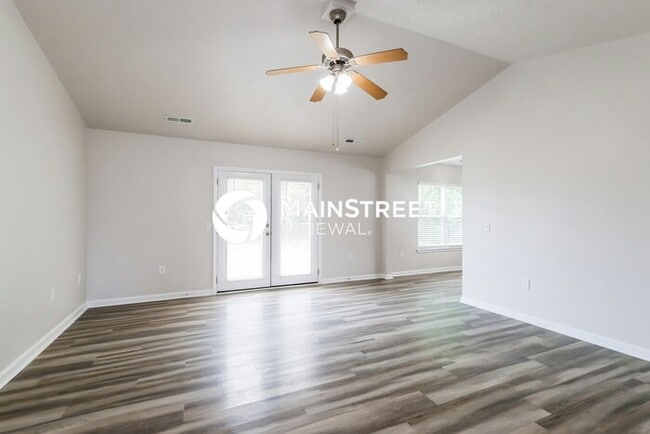 3 Bedroom Pet-Friendly Home in Sellersburg, IN with Main Street Renewal