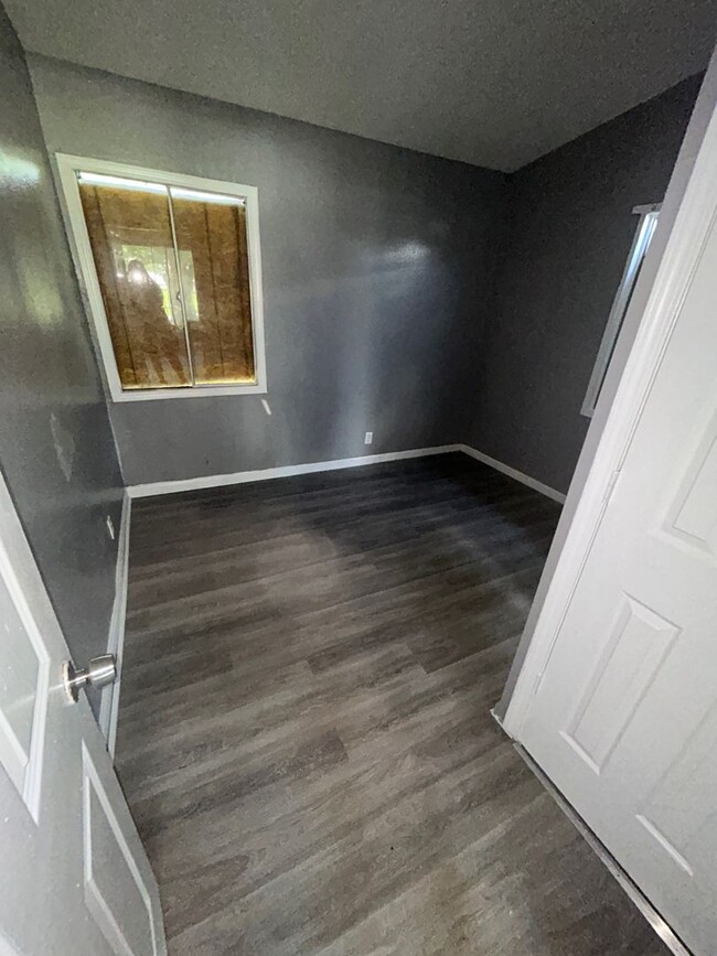 Photo - LIMITED TIME**NO APPLICATION FEE**1/2 OFF DEPOSIT**