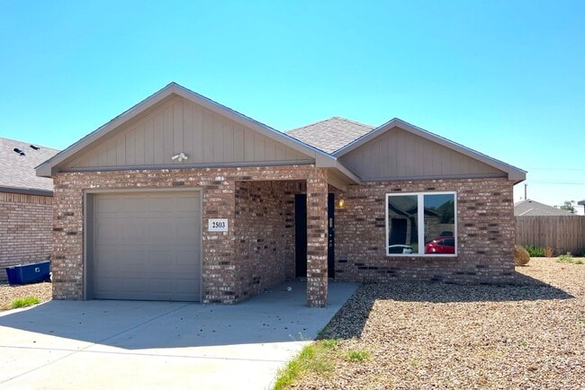 Building Photo - New Beginnings Start At AMRR: 3 BEDROOM IN NORTH LUBBOCK!