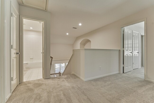 Building Photo - 89 N Apple Springs Cir