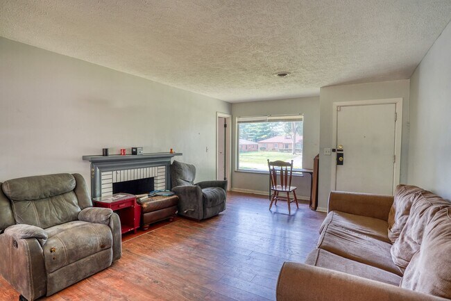 Photo - 2920 Highwoods Dr E Unit 1
