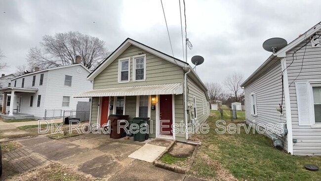 Building Photo - 9-9 E Main St