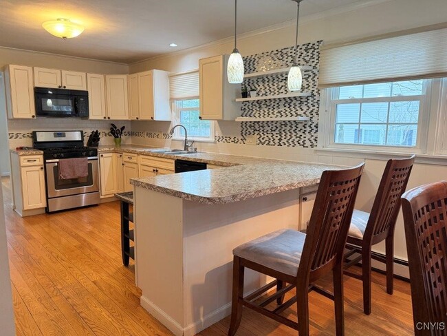 Photo - 52 Onondaga St