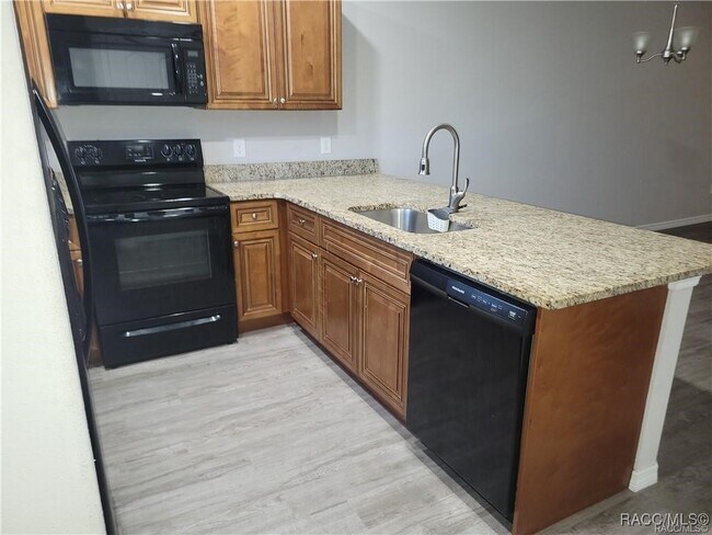 Building Photo - 9356 N Mendoza Way