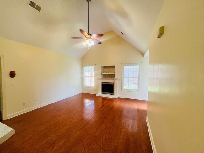 Photo - 2203 Inverness Dr