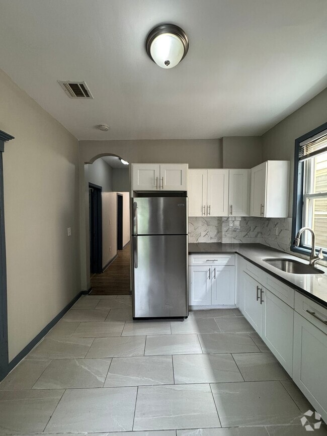 Building Photo - 107 Wilkinson Ave Unit 2 Rental