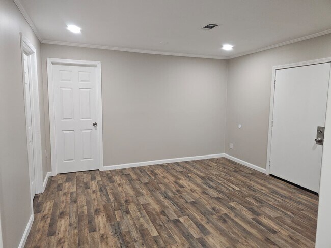 Photo - 2660 Supreme Ave