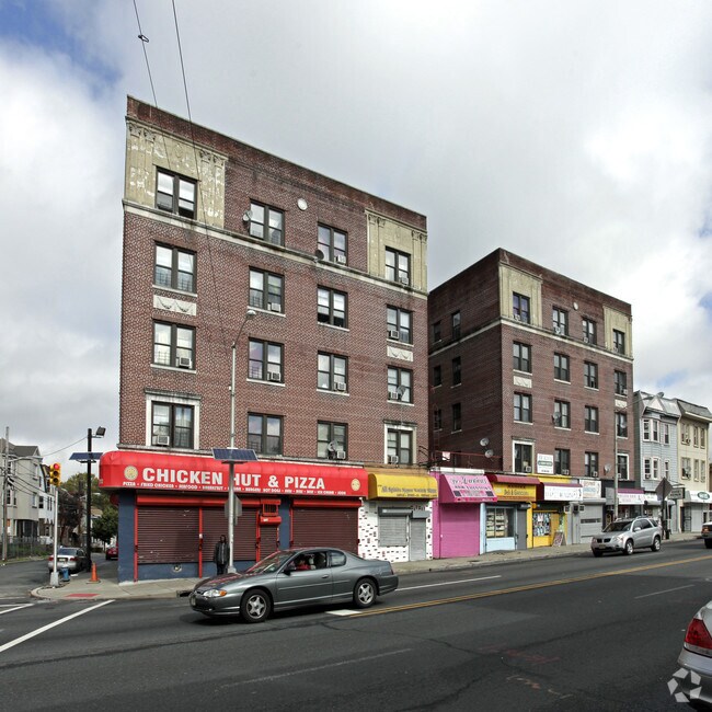 Photo - 160 Ellis Ave Apartments