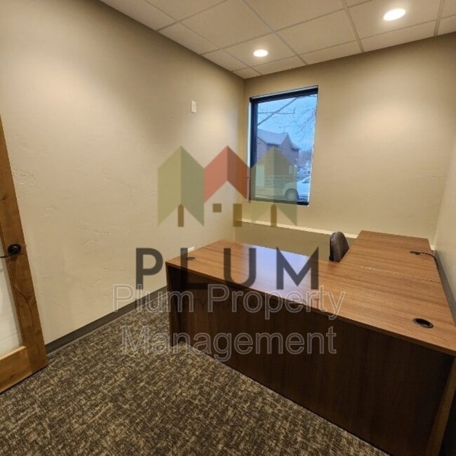 Photo - 425 N 5th St W