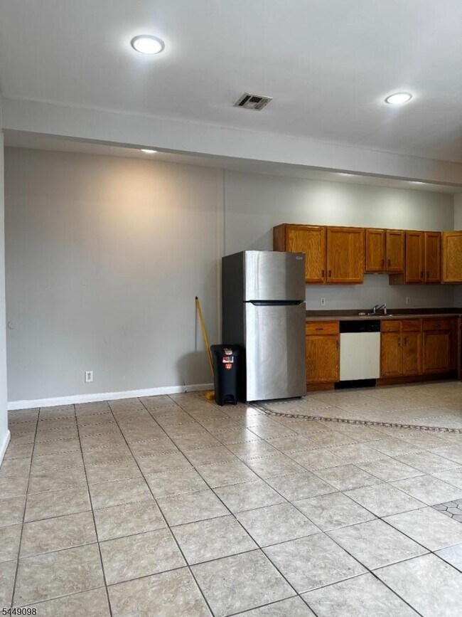 109 Irene St Unit 1