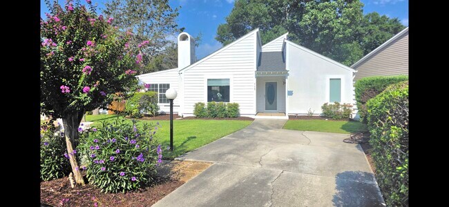 713 Jerdon Cir