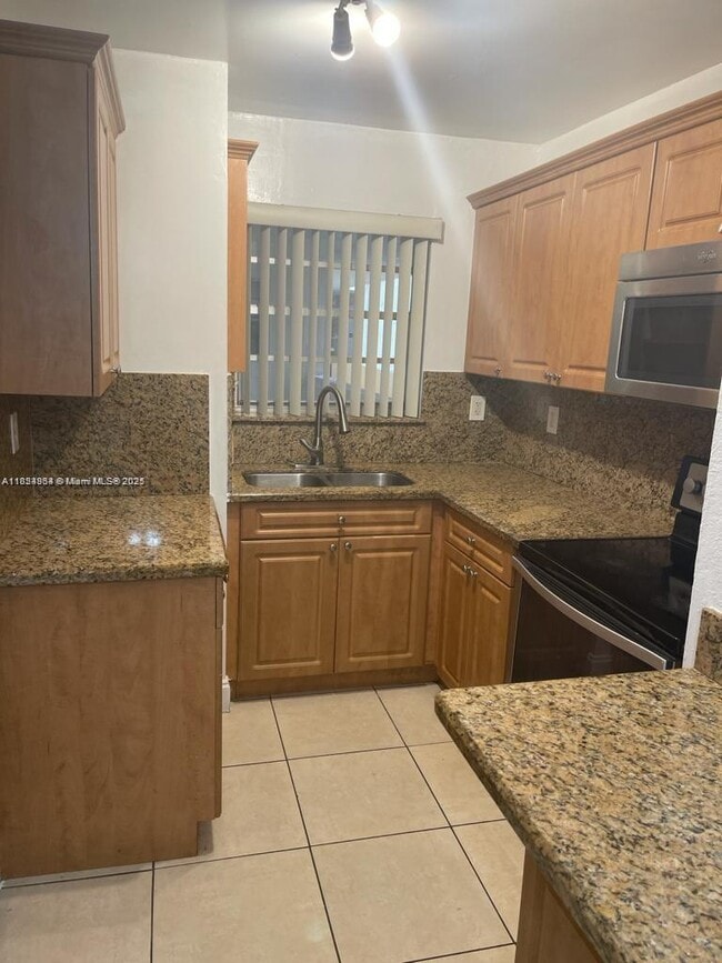 Photo - 8810 Fontainebleau Blvd Unidad 210