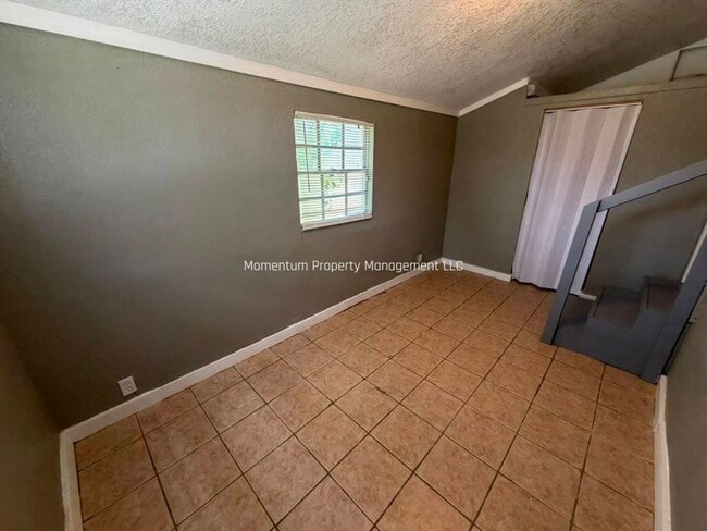 Photo - 8220 N Mulberry St