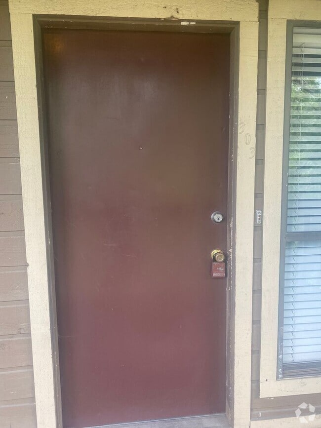 Building Photo - LAW SCHOOL SPECIAL - 1BD PLUS STUDY / 2BD/1BA Rental