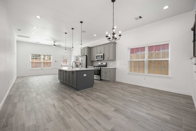 Photo - 4406 Sterling St