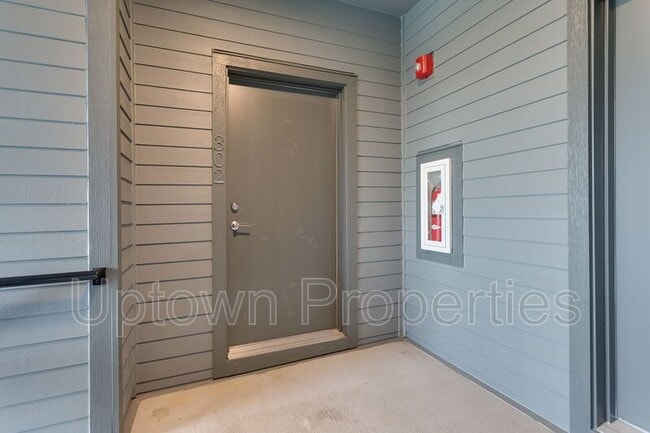 Photo - 3563 N Gantenbein Ave Unit #302