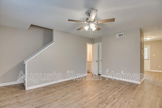 Photo - 142 Chalet N Blvd